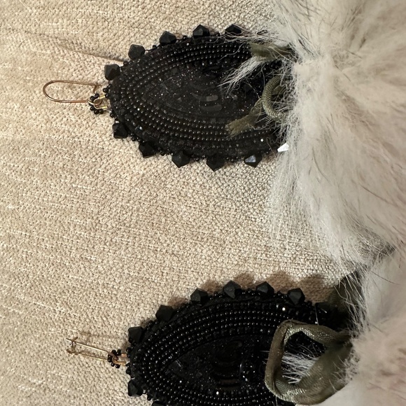 Indigenous handmade Earring with real blue fox fur - Picture 6 of 6